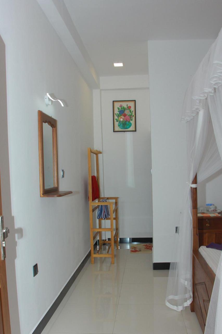 Maduranga N Guest Panzió Mirissa Kültér fotó